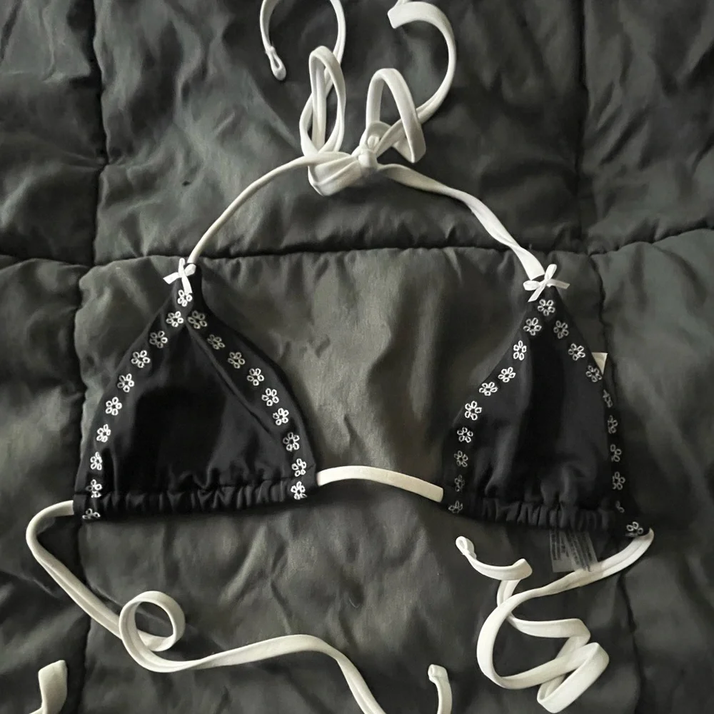 Pink by Frankie Bikinis for VS rosemary bikini set- top SM bottoms Med
